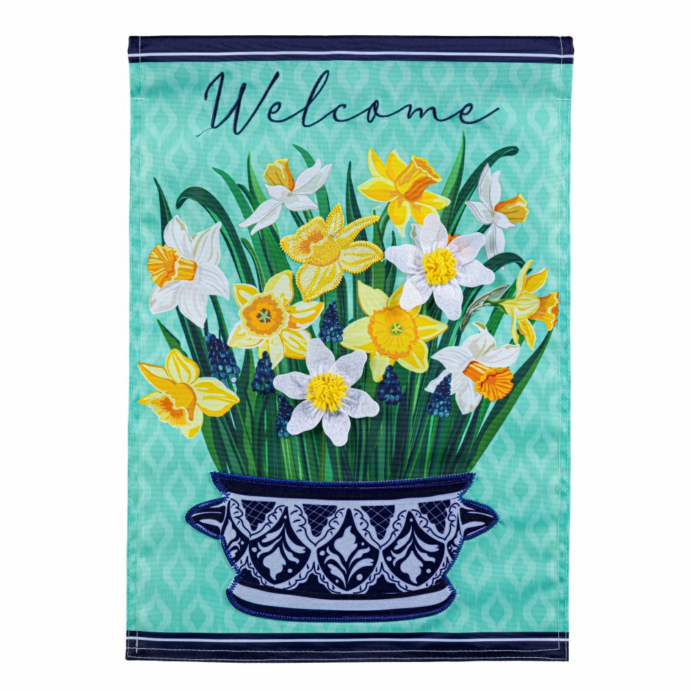 Delft Daffodil Applique Garden Flag | Plow & Hearth