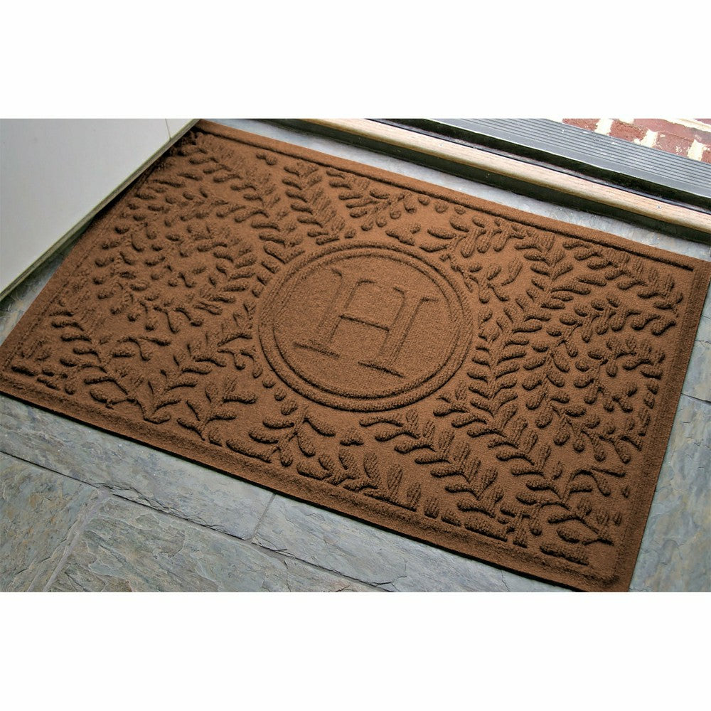 Boxwood Monogram Indoor/Outdoor Door Mat, 2'x3' | Plow & Hearth