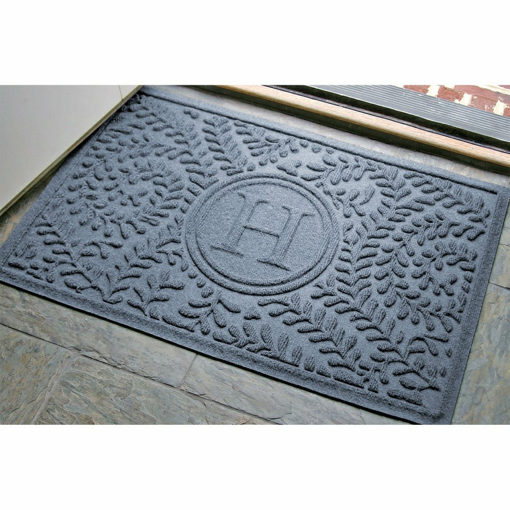 Boxwood Monogram Indoor/Outdoor Door Mat, 2'x3' | Plow & Hearth