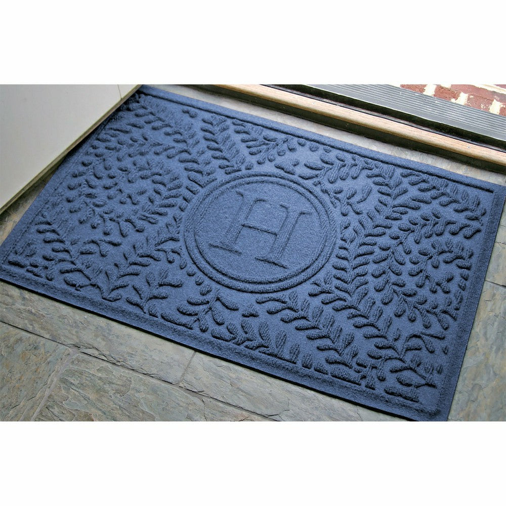 Boxwood Monogram Indoor/Outdoor Door Mat, 2'x3' | Plow & Hearth