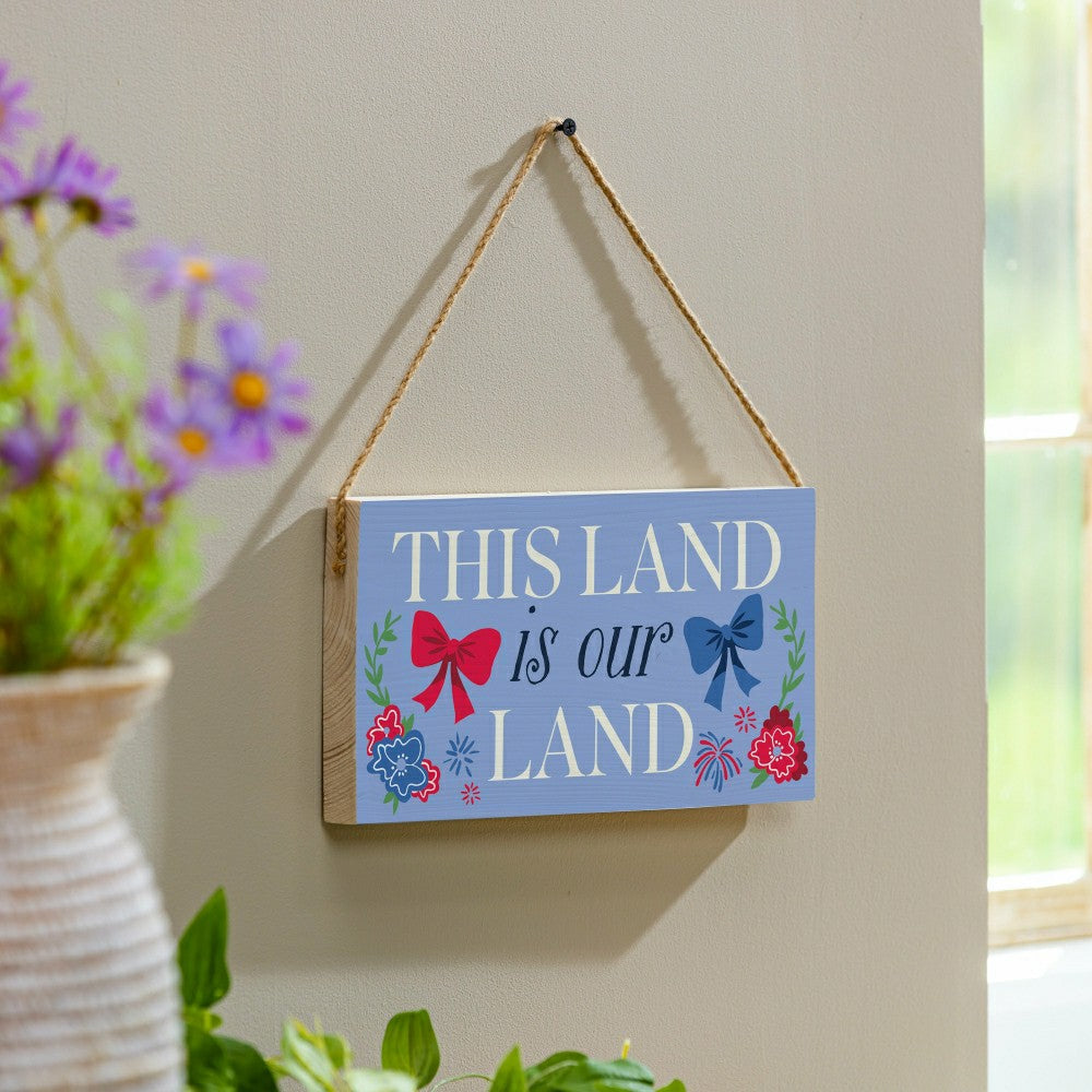 Americana Hanging Signs w/rope Landscape (11“x6”)​ | Plow & Hearth