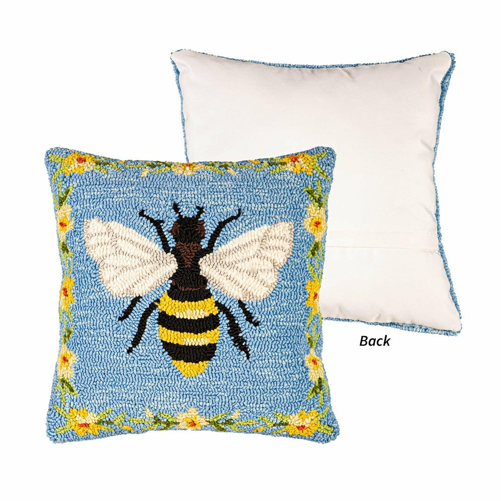 Indoor/Outdoor Bee Hooked Polypropylene Throw Pillow | Plow & Hearth