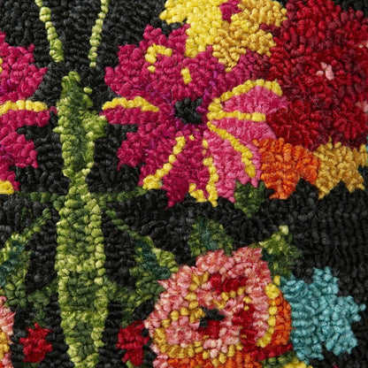 Indoor/Outdoor Fresh Picked Hooked Polypropylene Throw Pillow | Plow & Hearth