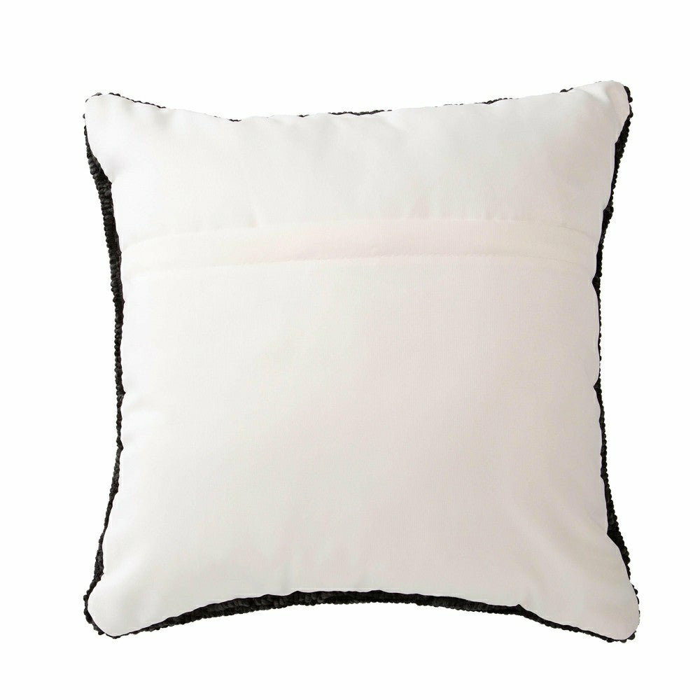 Indoor/Outdoor Fresh Picked Hooked Polypropylene Throw Pillow | Plow & Hearth