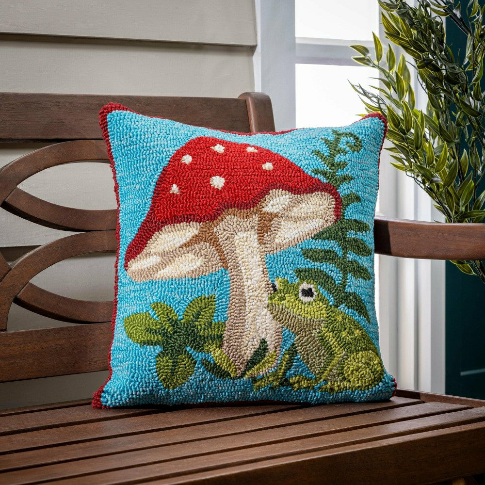 Indoor/Outdoor Hooked Polypropylene Mushroom Umbrella Throw Pillow 18" | Plow & Hearth
