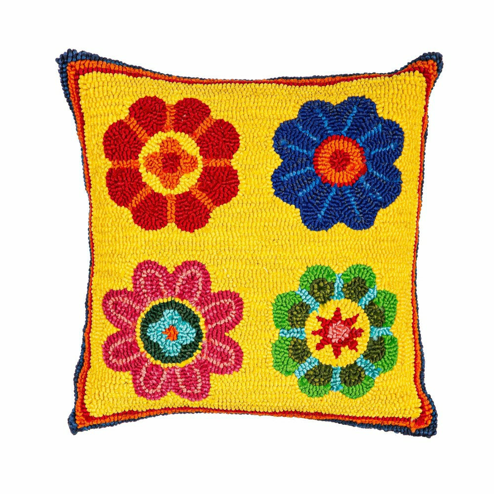 Indoor/Outdoor Palermo Floral Hooked Polypropylene Throw Pillow | Plow & Hearth