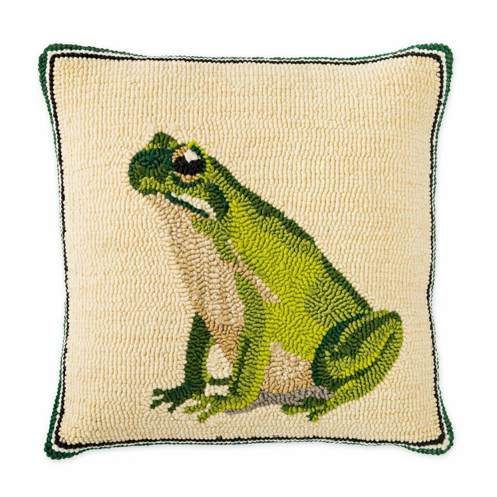 Indoor/Outdoor Frog Hooked Throw Pillow 18"x18" | Plow & Hearth
