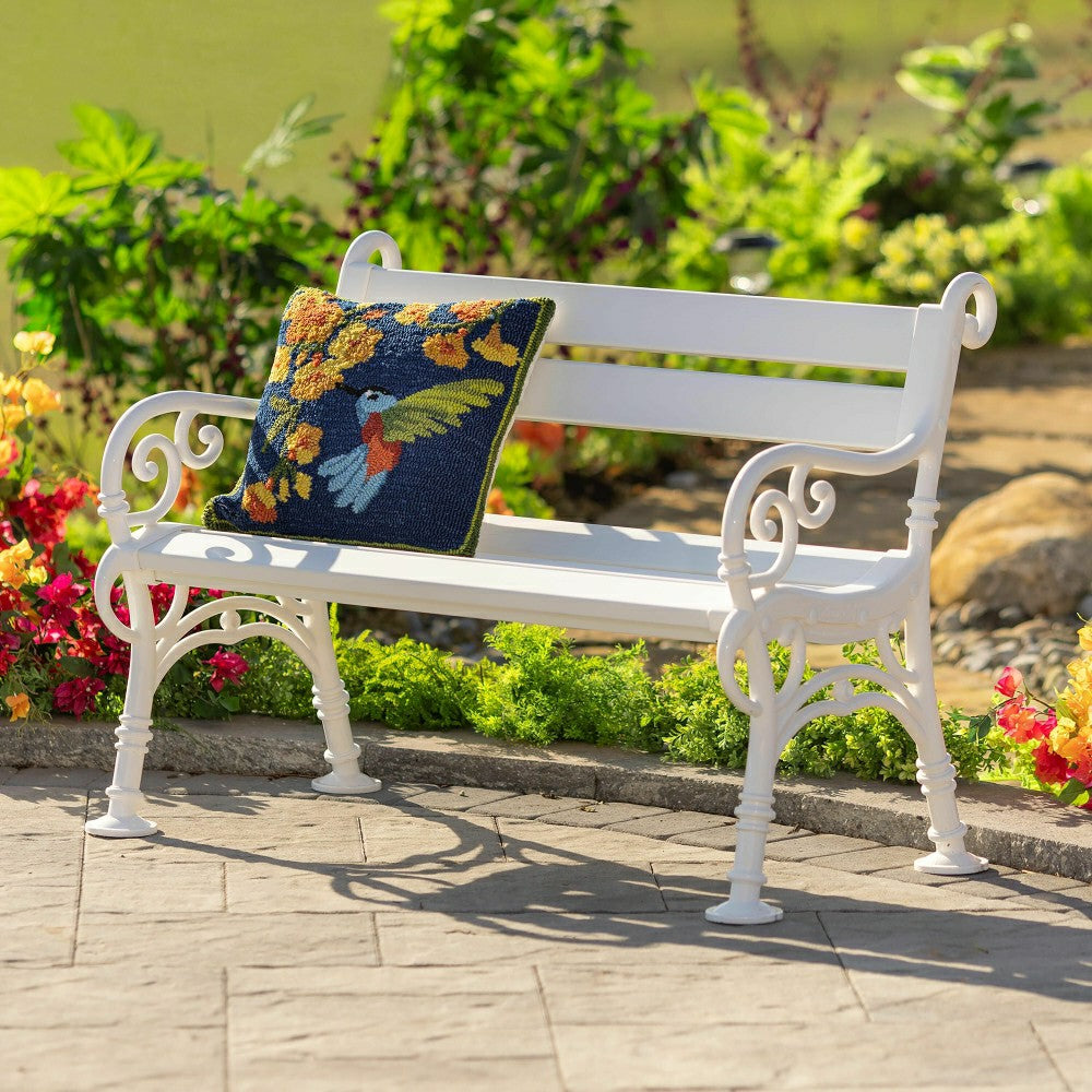 Indoor/Outdoor Trumpet Vine With Hummingbird Hooked Polypropylene Thro | Plow & Hearth
