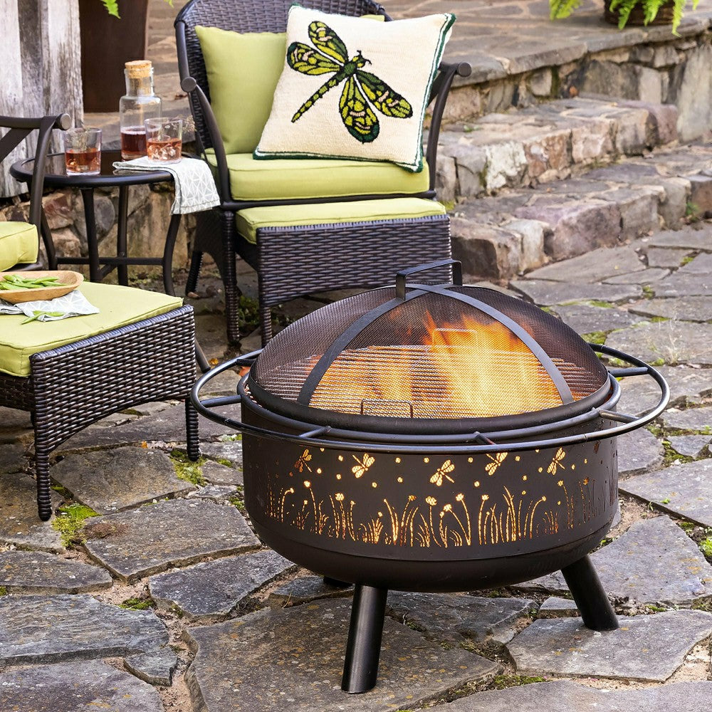Indoor/Outdoor Dragonfly Hooked Polypropylene Throw Pillow | Plow & Hearth