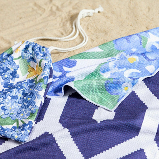 Seaside Retreat Towel, Quick Dry Waffle Weave w/ Matching Carrying Cas | Plow & Hearth