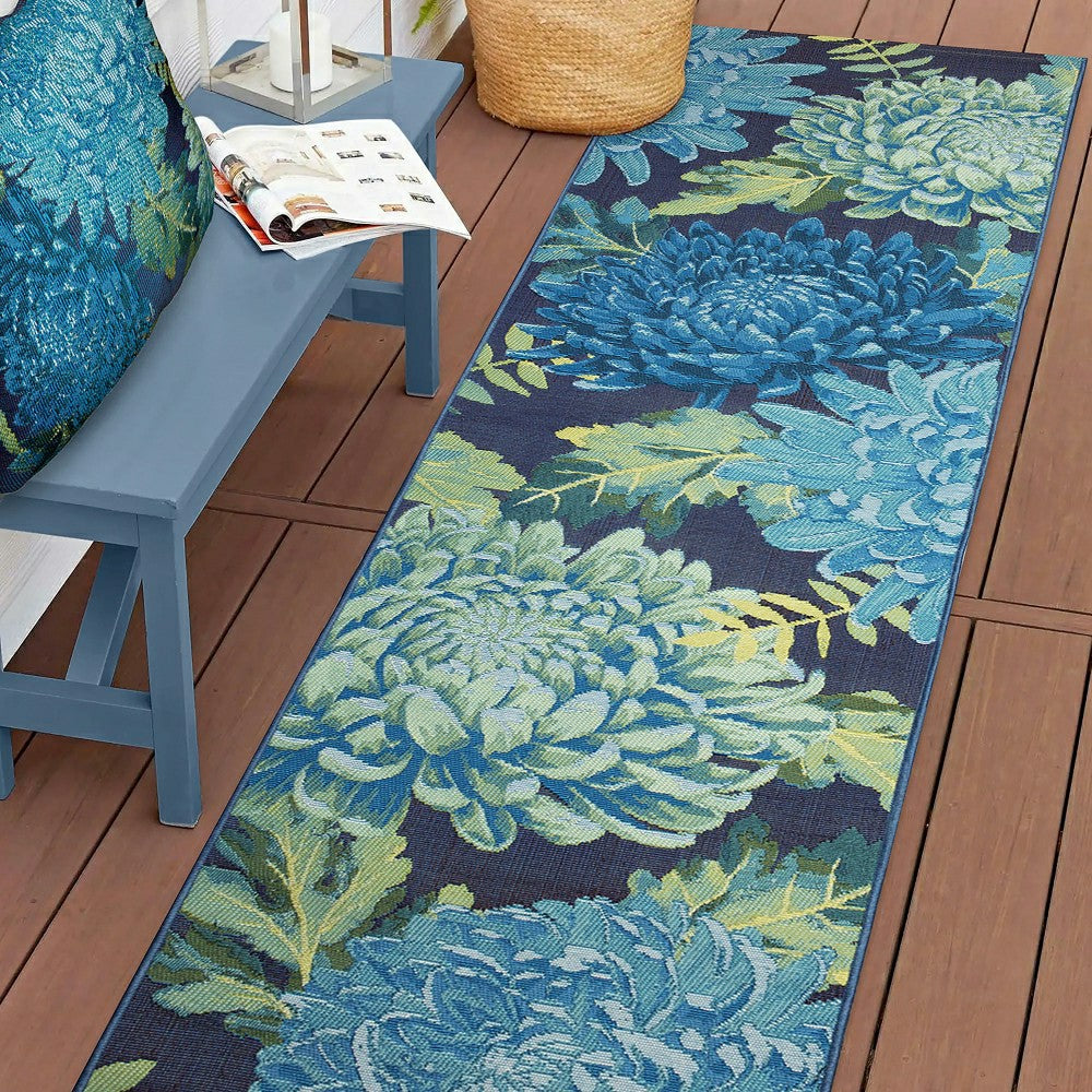 Indoor/Outdoor Chrysanthemum Polypropylene Rug, 23" x 7'6" Runner | Plow & Hearth