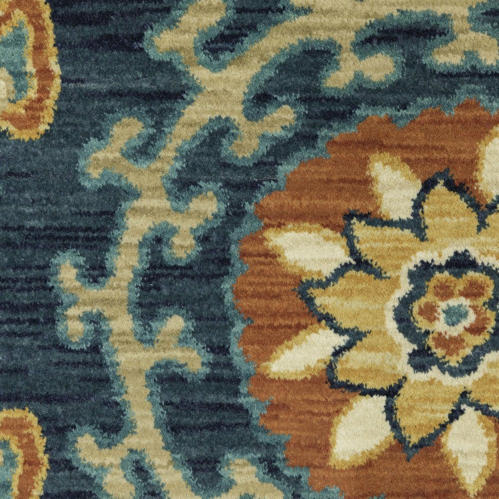 Indoor/Outdoor Clover Hill Border Polypropylene Rug, 2'3" x 7'6" Runne | Plow & Hearth