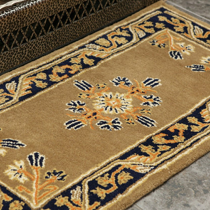 Jardin Wool Rug, 44"x22" | Plow & Hearth