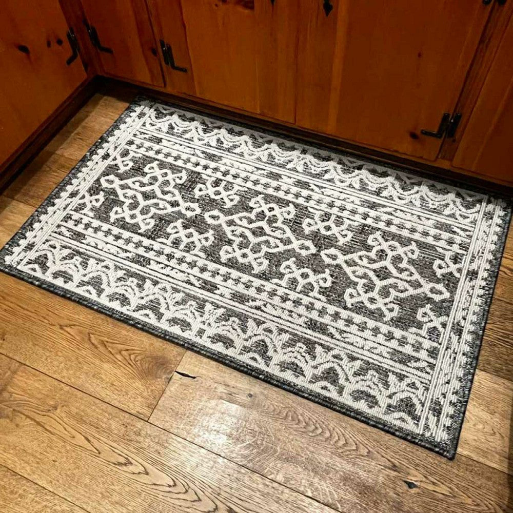 Fallon Polypropylene Rug, 28"x46" | Plow & Hearth