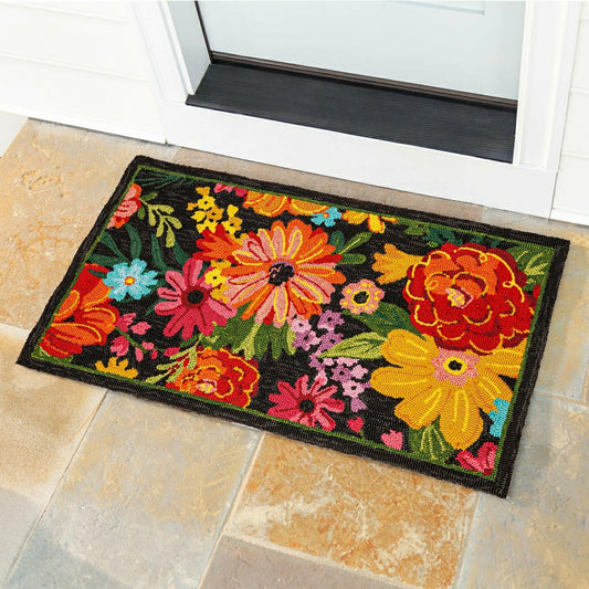 Indoor/Outdoor Fresh Picked Hand-Hooked Polypropylene Accent Rug | Plow & Hearth
