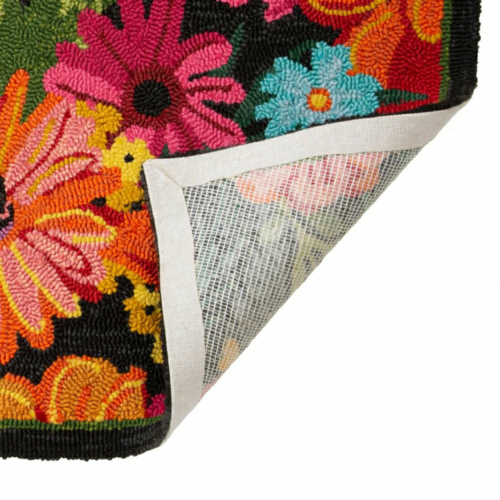 Indoor/Outdoor Fresh Picked Hand-Hooked Polypropylene Accent Rug | Plow & Hearth