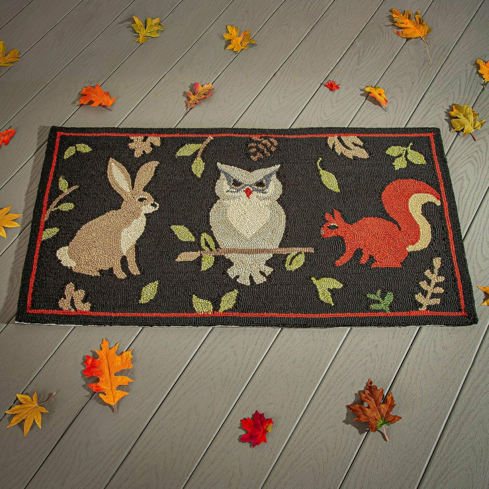 Indoor/Outdoor Hooked Woodland Rug | Plow & Hearth