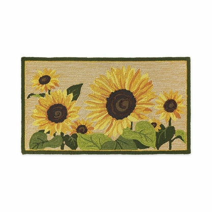 Indoor/Outdoor Sunflower Hooked Polypropylene Accent Rug | Plow & Hearth