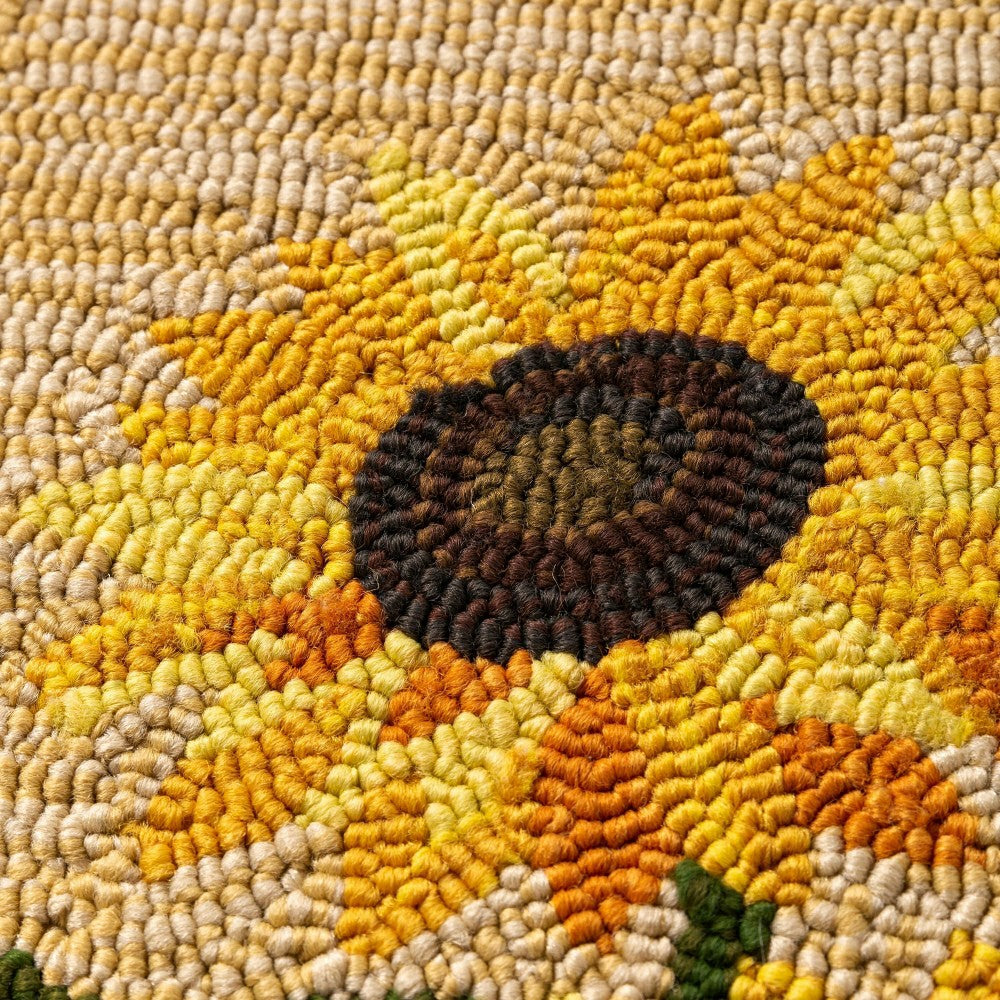 Indoor/Outdoor Sunflower Hooked Polypropylene Accent Rug | Plow & Hearth