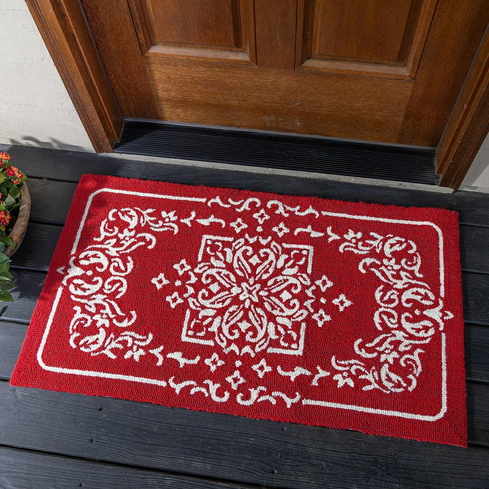 Indoor/Outdoor Bandana Polypropylene Hooked Rug | Plow & Hearth