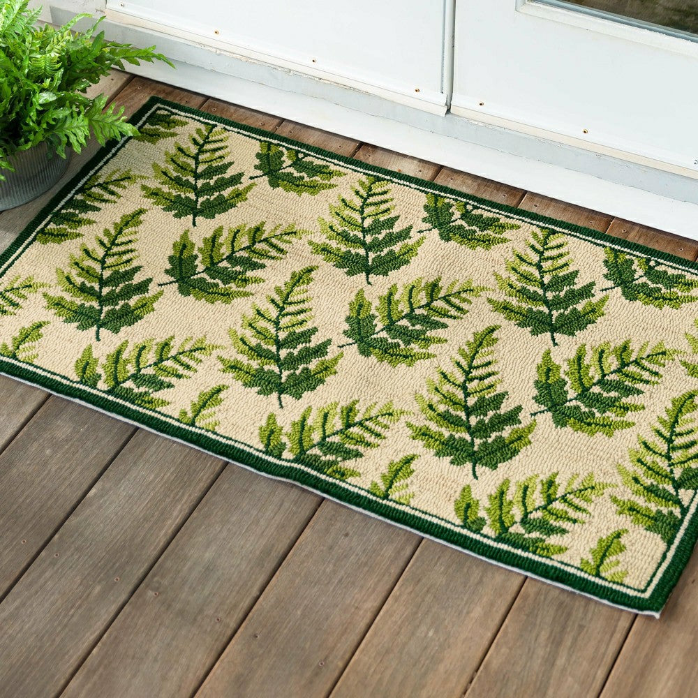 Indoor/Outdoor Fern Hooked Accent Rug | Plow & Hearth