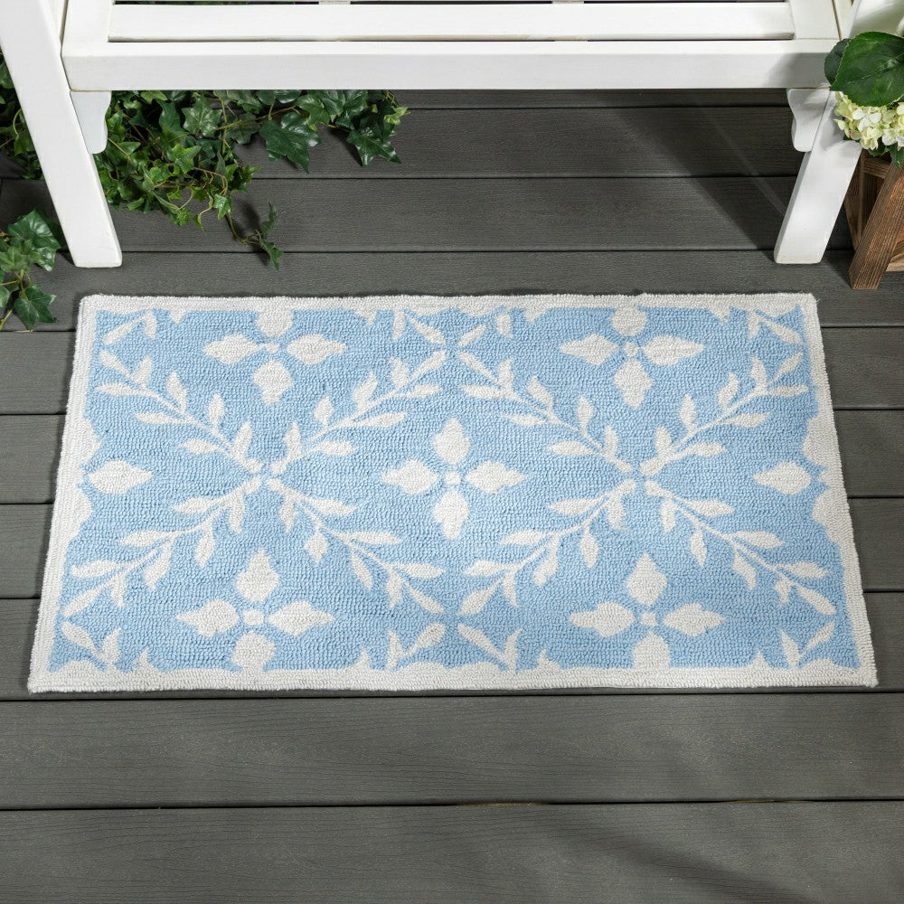 Light Blue Diamonds Indoor/Outdoor Hooked Rug 24"x42" | Plow & Hearth