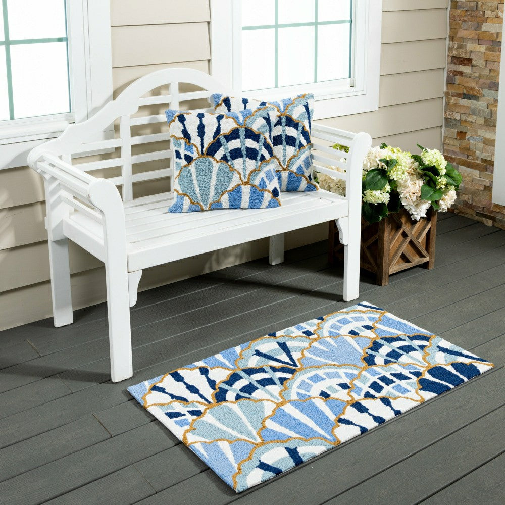 Blue Coastal Shells Pattern Indoor/Outdoor Hooked Rug 24"x42" | Plow & Hearth