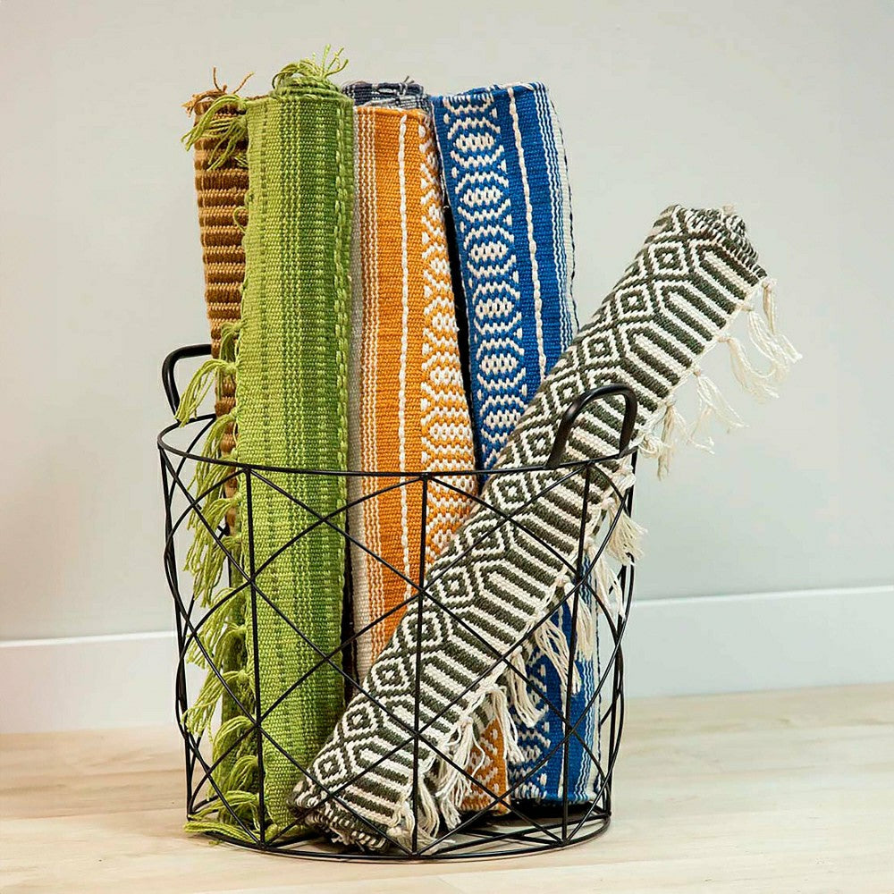 Metal Basket Display | Plow & Hearth
