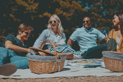 Country Picnic Basket | Plow & Hearth