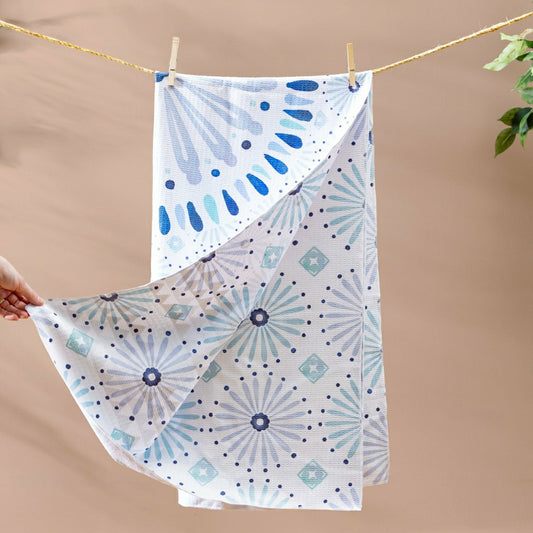 Seaside Retreat Towel Quick Dry Waffle Weave w/ Matching Carrying Case | Plow & Hearth