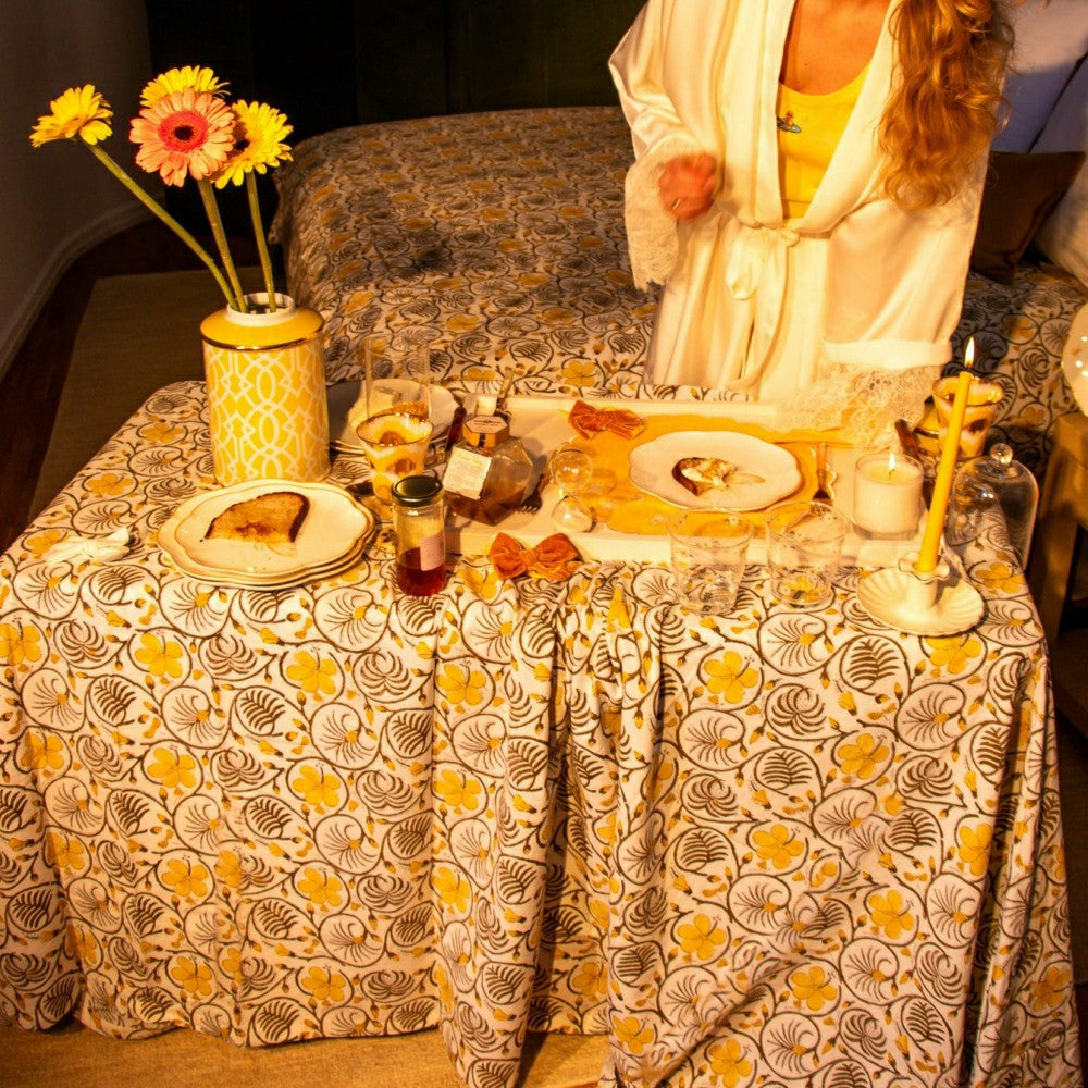 Summer of Love Tablecloth | Plow & Hearth