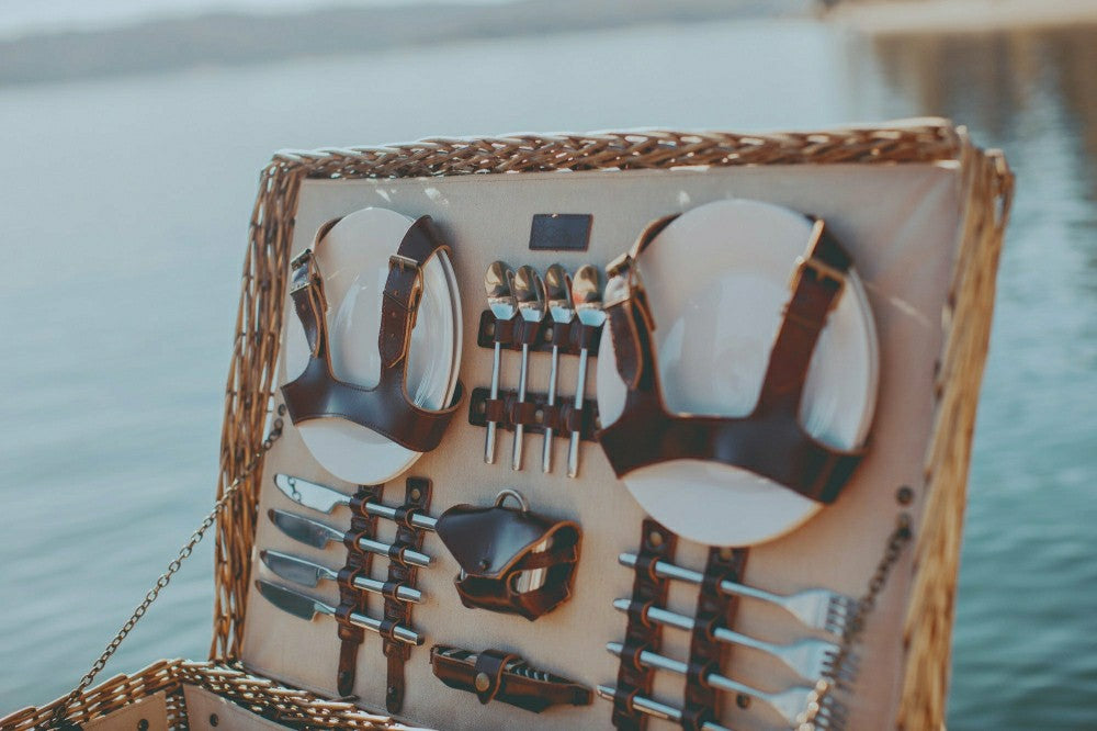 Charleston Picnic Basket | Plow & Hearth