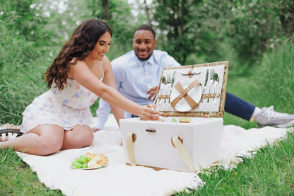 Lemongrove Picnic Basket for 2 - Bees & Lemons | Plow & Hearth