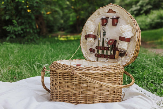 Heart Picnic Basket | Plow & Hearth