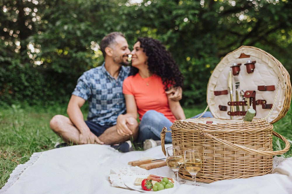 Heart Picnic Basket | Plow & Hearth