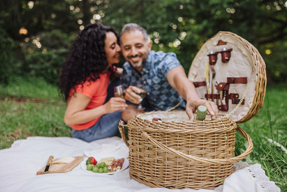 Heart Picnic Basket | Plow & Hearth