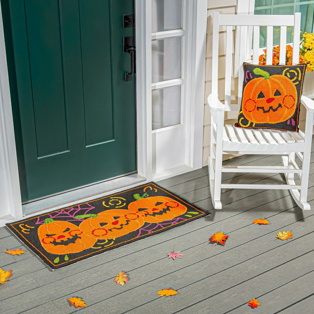 Indoor/Outdoor Jack O'Lantern Pumpkin Hooked Polypropylene Accent Rug  | Plow & Hearth