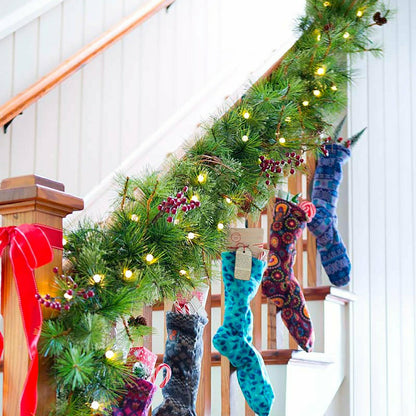 Lighted Holiday Garland | Plow & Hearth
