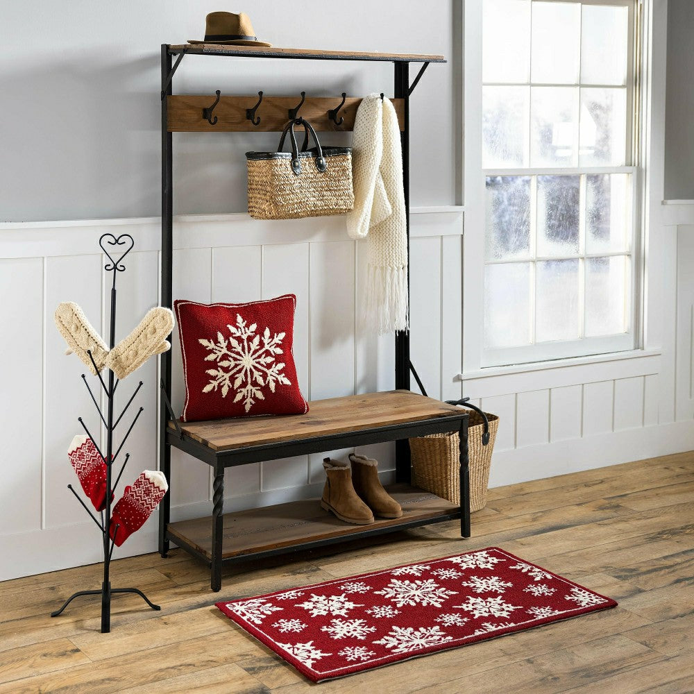Indoor/Outdoor Snowflakes Holiday Hooked Accent Rug | Plow & Hearth