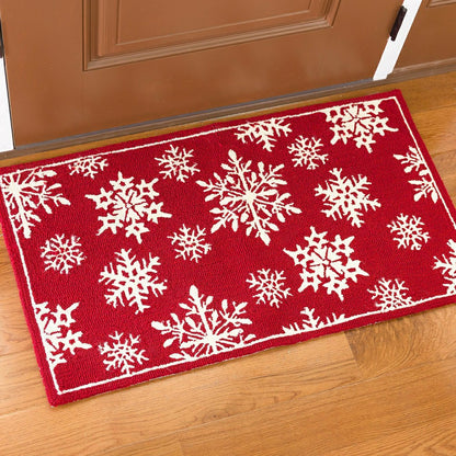 Indoor/Outdoor Snowflakes Holiday Hooked Accent Rug | Plow & Hearth