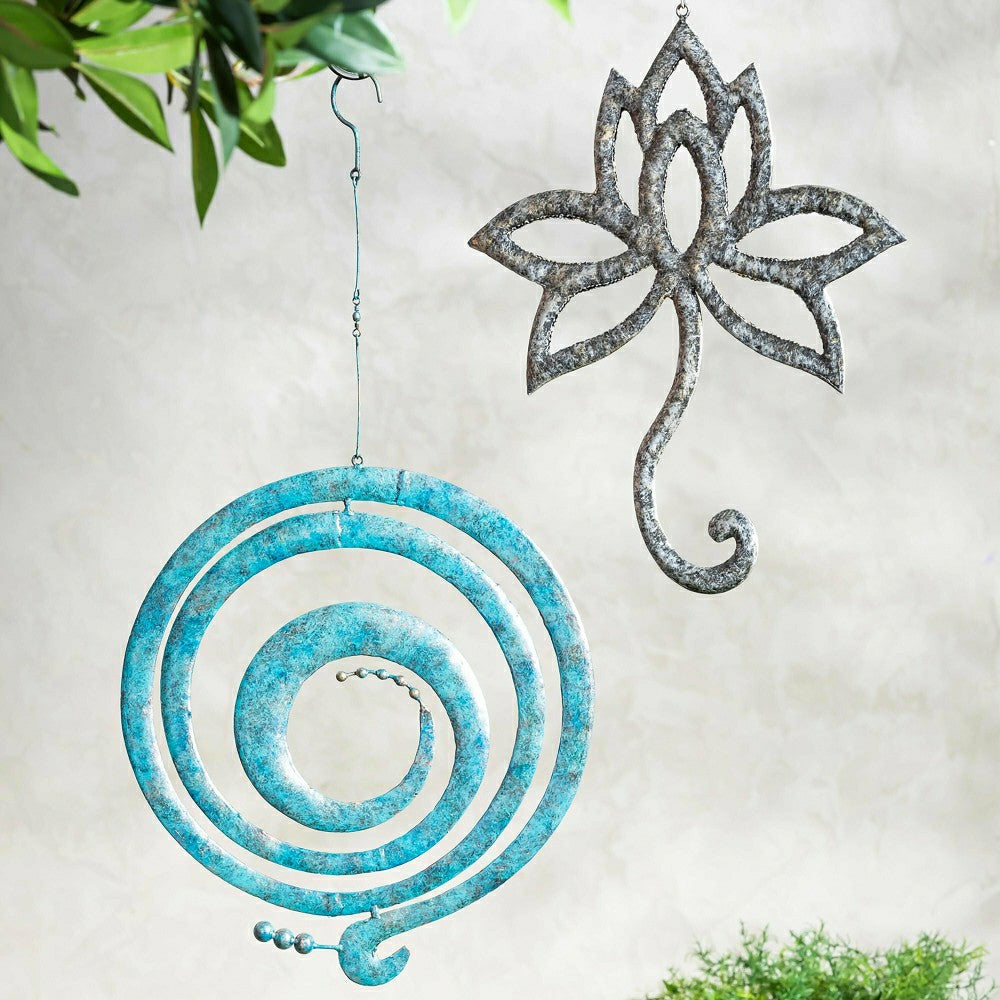 Distressed Blue Circle Metal Hanging Décor | Plow & Hearth