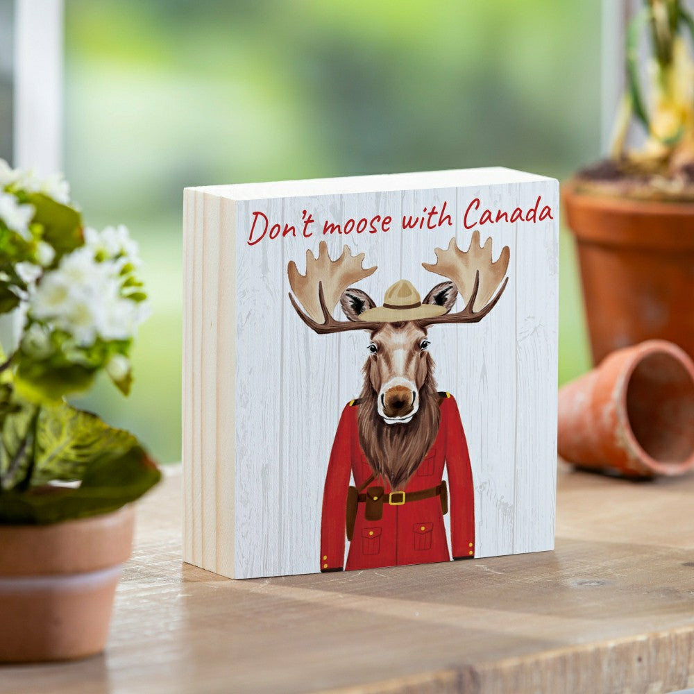 Canada Pride Mini Plock (6"x6”x1.9“) | Plow & Hearth