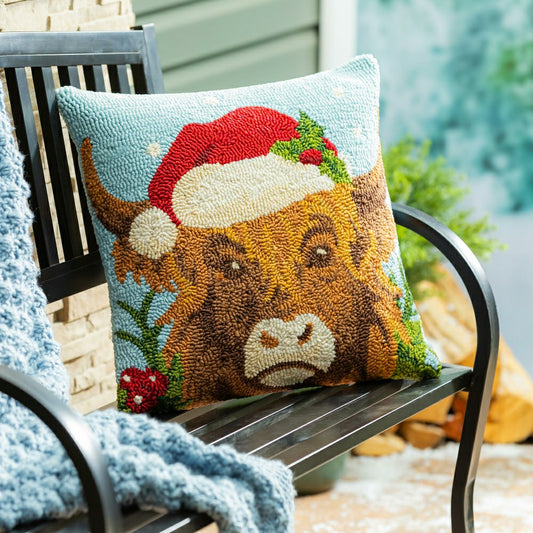 Indoor/Outdoor Hooked Pillow Highland Cow Polypropylene, 18"x18" | Plow & Hearth