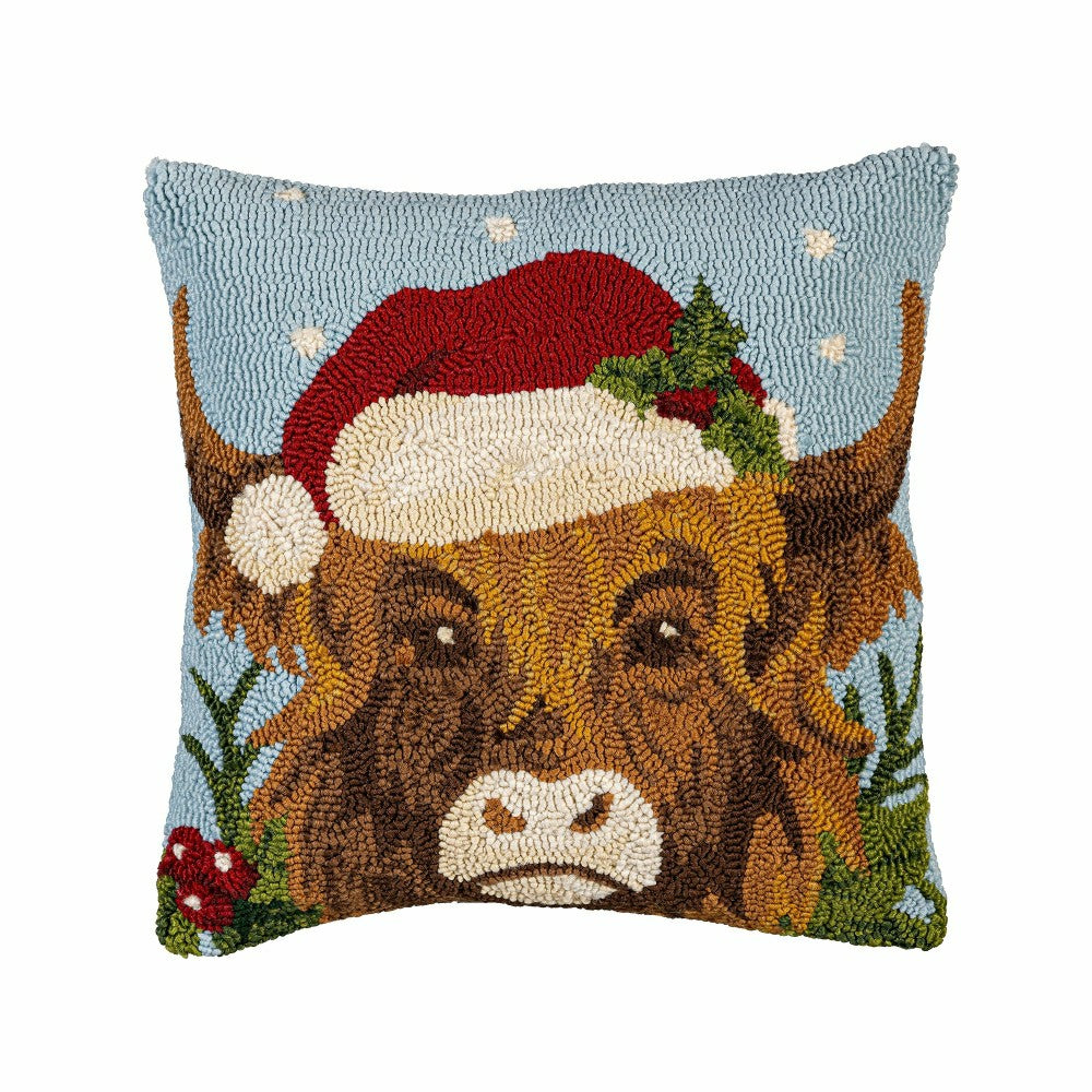 Indoor/Outdoor Hooked Pillow Highland Cow Polypropylene, 18"x18" | Plow & Hearth