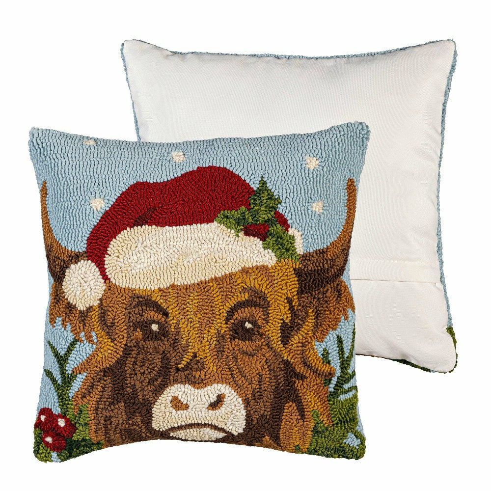 Indoor/Outdoor Hooked Pillow Highland Cow Polypropylene, 18"x18" | Plow & Hearth