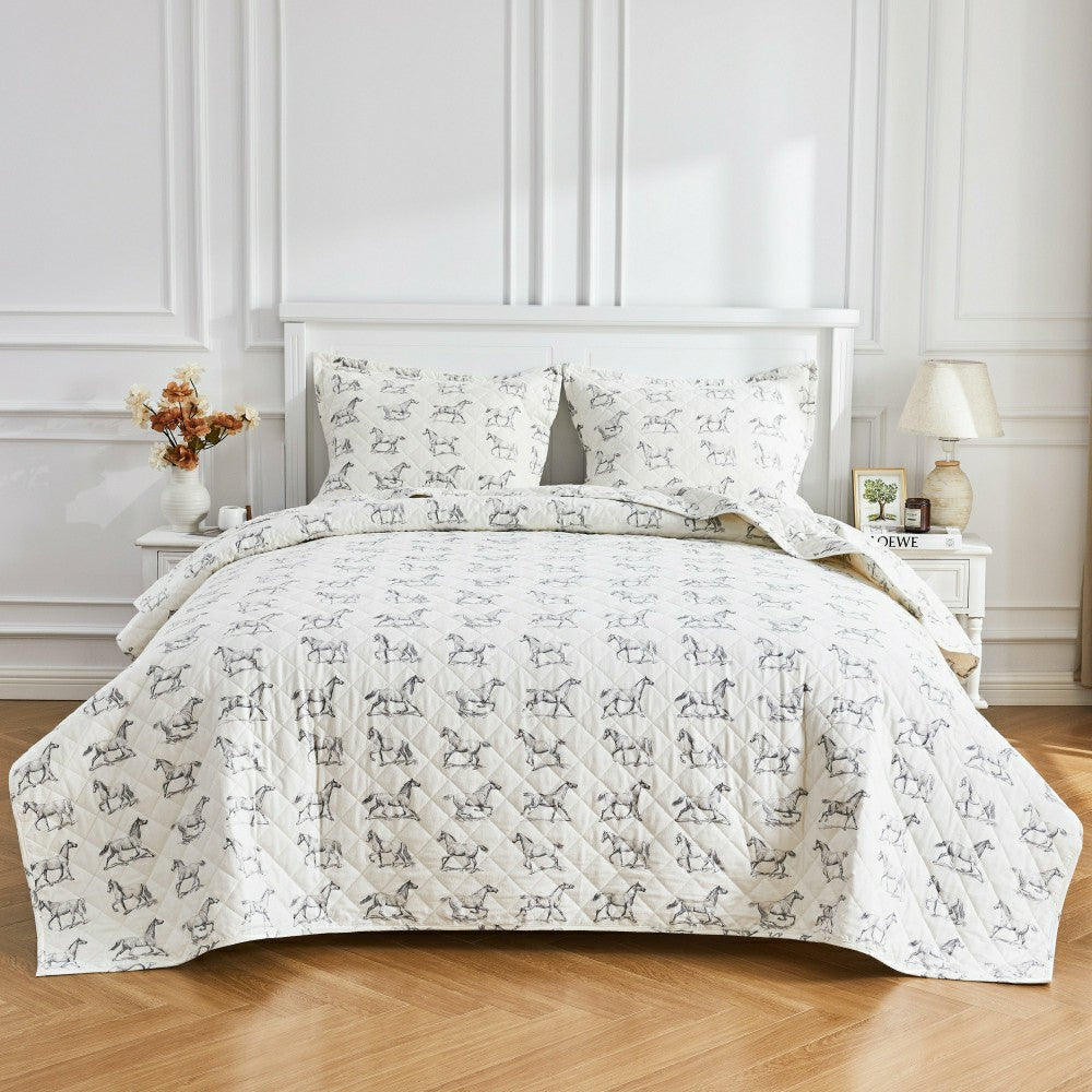 Horses Cotton Flannel Quilt Set | Plow & Hearth
