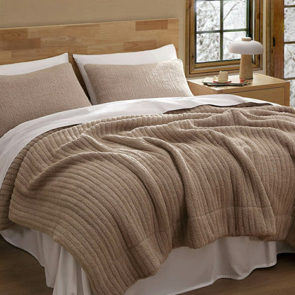Snug Piped Comforter | Plow & Hearth