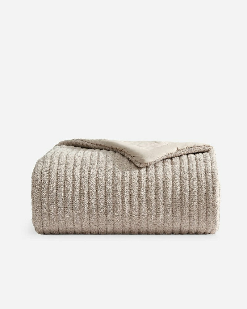 Snug Piped Comforter | Plow & Hearth