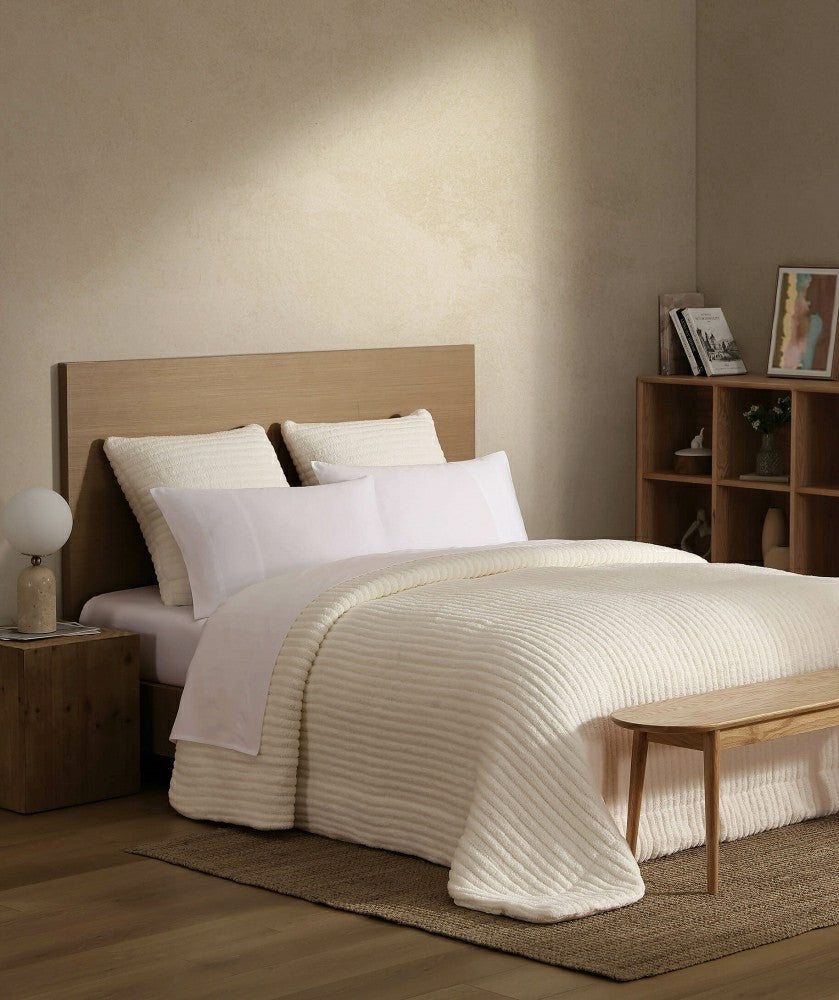 Snug Piped Comforter | Plow & Hearth