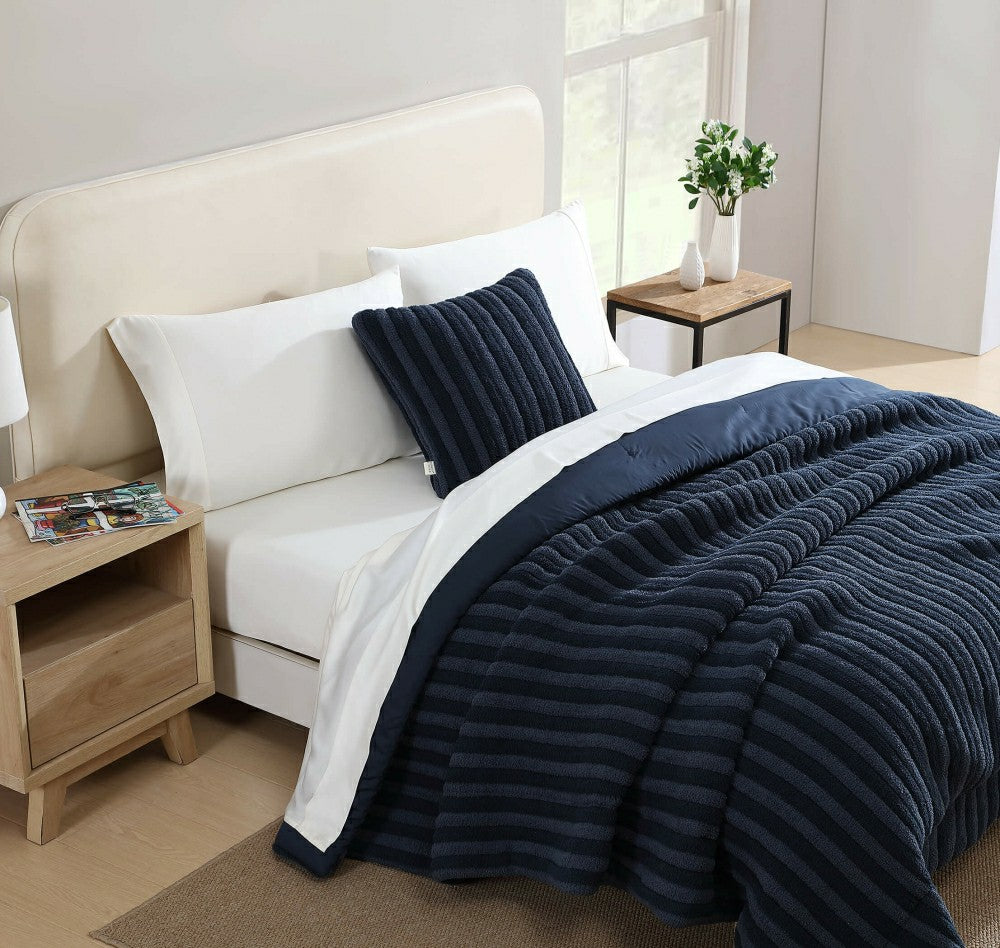 Snug Piped Comforter | Plow & Hearth